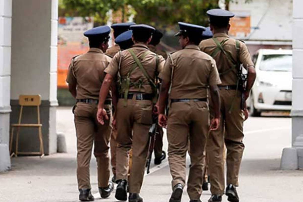 திடீரென காணாமல்போயுள்ள பொலிஸ் உத்தியோகத்தர்! தீவிரமடையும் தேடுதல் | Missing Police Officer திடீரென காணாமல்போயுள்ள பொலிஸ் உத்தியோகத்தர்! தீவிரமடையும் தேடுதல் | Missing Police Officer