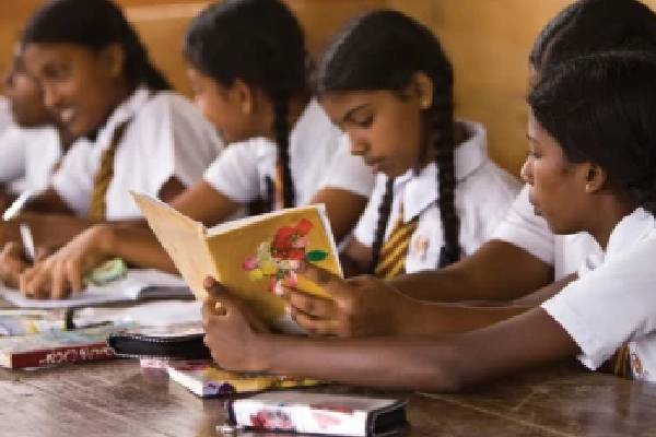 பாடசாலை நேர நீடிப்பு குறித்து கல்வி அமைச்சின் செயலாளர் விளக்கம் | Education Ministry Explains Extension School Hours பாடசாலை நேர நீடிப்பு குறித்து கல்வி அமைச்சின் செயலாளர் விளக்கம் | Education Ministry Explains Extension School Hours