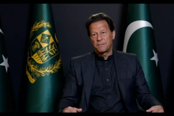 பாகிஸ்தானிலிருந்து வெளியேற இம்ரான்கான் உட்பட 80 பேருக்கு தடை