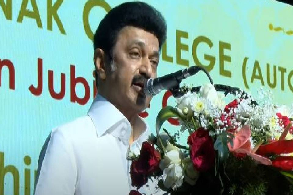 எந்த சூழலிலும் தற்கொலை எண்ணத்திற்கு  மாணவிகள் தள்ளப்படக்கூடாது - முதலமைச்சர் மு.க.ஸ்டாலின் - தமிழ்நாடு