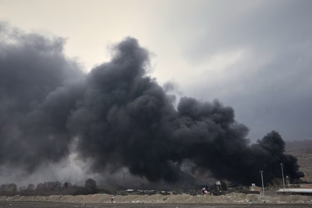 கடல்நீரை சுத்திகரிக்கும் ஆலைகள் மீது தாக்குதல்; வளைகுடா நாடுகளில் குடிநீர் நெருக்கடி | Attack On Seawater Plants Drinking Water Crisis