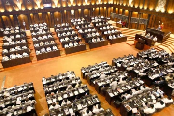 ஆளுங்கட்சி நாடாளுமன்ற உறுப்பினர்களின் கூட்டத்தை புறக்கணித்த முக்கியஸ்தர்கள்