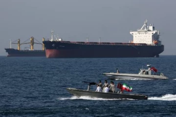 உலகின் மிக முக்கியமான எண்ணெய் கப்பல் பாதையை மூட திட்டமிடும் ஈரான்