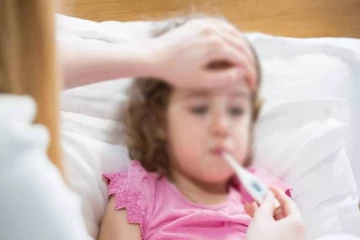 குழந்தைகளுக்கு பெரசிட்டமோல் கொடுக்க வேண்டாம்: விடுக்கப்பட்டுள்ள எச்சரிக்கை