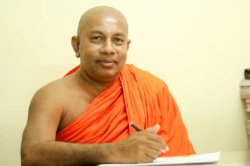 நாட்டைப் பிரிக்கும் முயற்சி இன்னும் மாறவில்லை ; தம்மரதன தேரர் சூளுரை