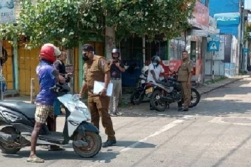 யாழில் வீதிக்கு இறங்கிய 9 பேர் கைது!