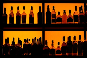 நாட்டில் மதுபான விற்பனையில் பாரிய வீழ்ச்சி