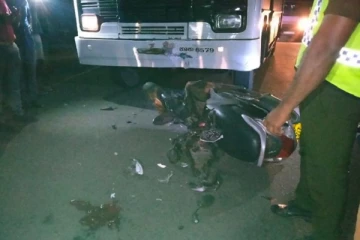 கடற்படை பேருந்துடன் மோட்டார் சைக்கிள் மோதியதில் இளைஞன் பலி