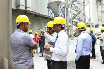 தொழிற்சாலையில் பணியாற்றும் 43 இந்தியர்களுக்கு  கொரோனா