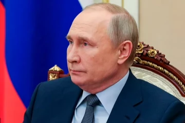 சுருங்கிவரும் புடினின் தொடர்பு வட்டாரங்கள்: சுயசரிதை நூலாசிரியர் தகவல்!