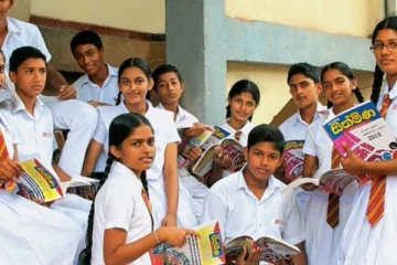 உயர்தர பரீட்சை ; வணிகம் மற்றும் பௌதீக விஞ்ஞான பிரிவுகளில் முதலிடம் பெற்ற மாணவர்கள்
