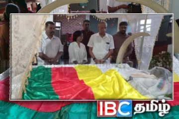 மாவையின் புகழுடலுக்கு அஞ்சலி செலுத்திய சுமந்திரன்