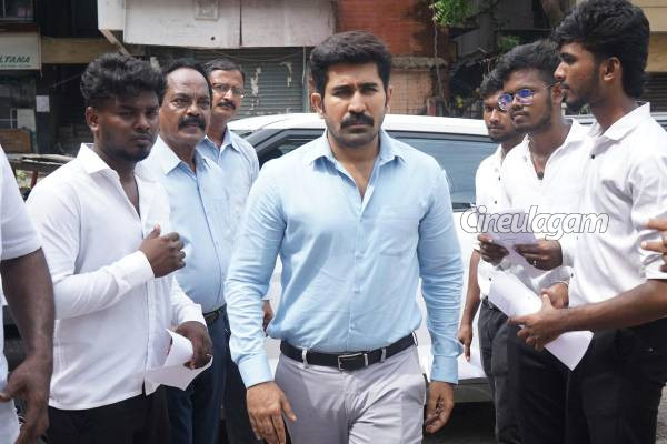 இரண்டு நாட்களில் விஜய் ஆண்டனியின் சக்தி திருமகன் படம் செய்துள்ள வசூல்.. எவ்வளவு தெரியுமா? | Vijay Antony Movie Box Office Collection