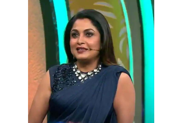 பிக்பாஸில் கமல்ஹாசனுக்கு பதில் பிரபல நடிகை: களைகட்டும் இன்றைய நிகழ்ச்சி | Kamal Haasan Covid Ramya Krishnan Host