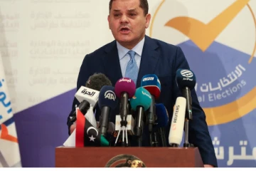 லிபிய பிரதமரின் வாகன தொடரணி மீது துப்பாக்கி பிரயோகம் (Video)