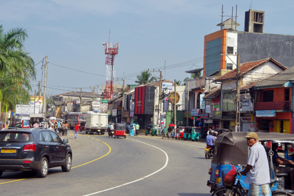 தாய் தந்தையுடன் சென்ற சிறுமிக்கு எமனான வாகனம் | Little Girl Traveling Her Parents Died Accident