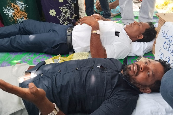 மறுக்கப்படும் நிரந்தர நியமனம்! 04 நாளுக்கு நகரும் உண்ணாவிரத போராட்டம் | Graduates Protest Demanding Teacher Appointments