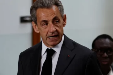 பிரான்ஸின் முன்னாள் ஜனாதிபதி நிக்கோலஸ்க்கு 5 ஆண்டுகள் சிறைத்தண்டனை