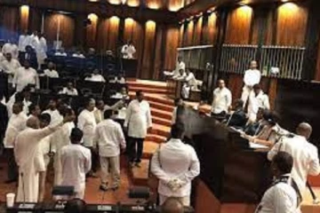 நாடாளுமன்றில் கடும் வாய்த்தர்க்கத்தில் ஈடுபட்ட ஆளும்-எதிர்தரப்பு உறுப்பினர்கள்!