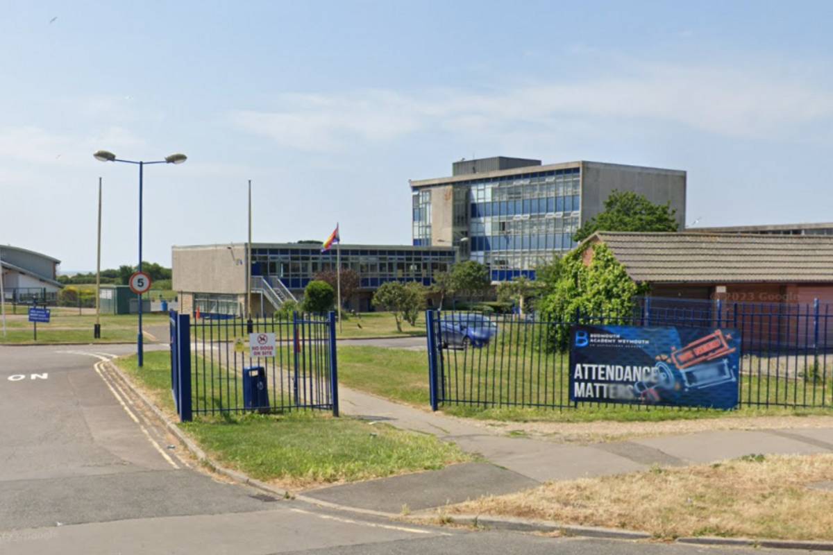 இங்கிலாந்தில் மேலும் ஒரு நகரத்தில் மூளைக்காய்ச்சல்: அதிகாரிகள் வெளியிட்டுள்ள தகவல் | Fresh Meningitis Cases In Weymouth Uk