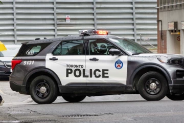 கனடாவில் தீவிரவாத குற்றச்சாட்டில் தந்தை மகன் கைது