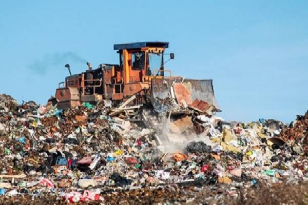 கொழும்பு குப்பைமேட்டில் தீப்பரவல் ; அணைக்க இரு தீயணைப்பு வாகனங்கள் விரைவு | Fire Breaks Out Colombo Garbage Dump Fire Engines
