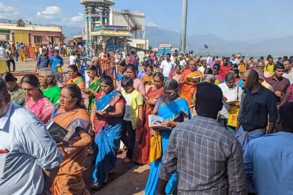 360 ஆண்டுகளுக்கு மேல் பழனி கோவிலில் இவர்களுக்கே முன்னுரிமை.. யார் தெரியுமா? | Why Edappadi People Have Special Rights In Pazhani 360 ஆண்டுகளுக்கு மேல் பழனி கோவிலில் இவர்களுக்கே முன்னுரிமை.. யார் தெரியுமா? | Why Edappadi People Have Special Rights In Pazhani