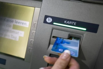 திருட்டுக் காருடன் சுவிஸ் பொலிசாரிடம் சிக்கிய வெளிநாட்டவர்: தெரியவந்த அதிரவைக்கும் தகவல்