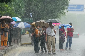 தமிழகத்தில் 2 நாட்களுக்கு மழைக்கு வாய்ப்பு- வானிலை மையம் எச்சரிக்கை