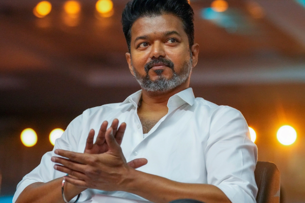 16 ஜோடிகளுக்கு திருமணம் செய்து வைத்த விஜய்.. கட்சி துவங்க இப்படித்தான் தைரியம் வந்தது! பிரபல நடிகர் பதிவு | Parthiban Post About Thalapathy Vijay