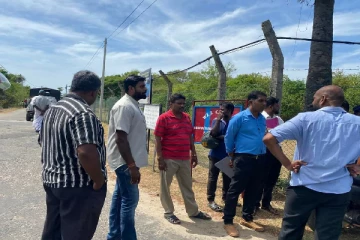 யாழில் கடற்படைக்காக சுவீகரிக்கப்படும் பொது மக்களின் தனிப்பட்ட காணிகள்(Photo)