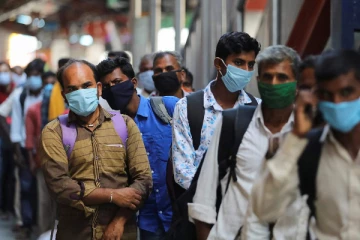 தமிழகத்தை உலுக்கும் கொரோனா; இந்த மாதத்தில் வேகமெடுக்கும் - மக்களே உஷார்!