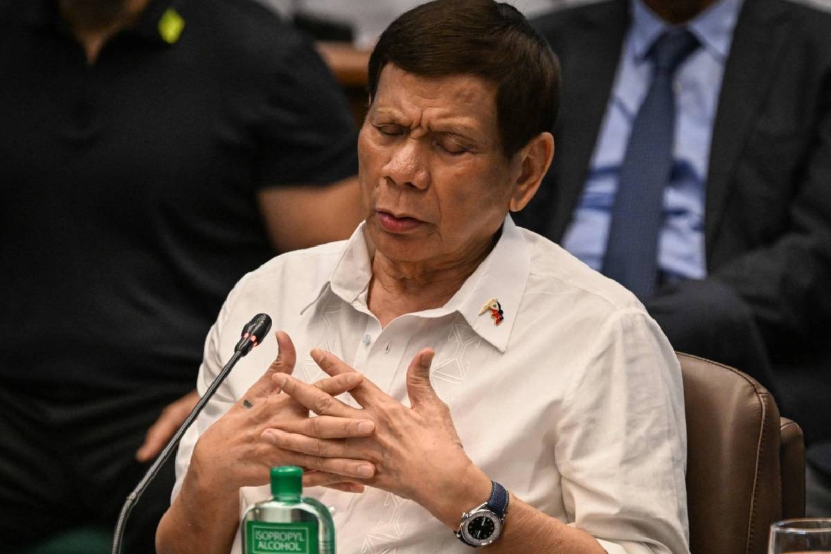 சர்வதேச குற்றவியல் நீதிமன்றத்திற்கு அழைக்கப்படவுள்ள பிலிப்பைன்ஸ் முன்னாள் ஜனாதிபதி | Charges Against Former Philippine President