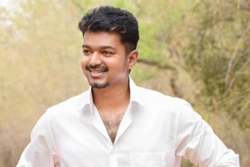 நேரு ஸ்டேடியத்திற்கு வெள்ளை உடையில் வந்த நடிகர் விஜய், வாரிசு பட ஆடியோ வெளியீட்டு விழா- Live Updates