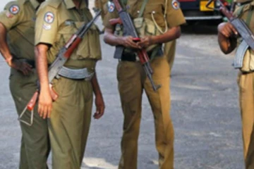 மட்டக்களப்பில் பற்றைக்குள் பதுங்கியிருந்த 4 யாழ்.இளைஞர்கள்! சிக்கிய மர்மம்