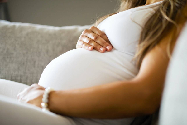 கர்ப்பத்தின் நடுவே மீண்டும் கர்ப்பமான பெண் - அமெரிக்காவில் நிகழ்ந்த அதிசய சம்பவம் | Us Woman Becomes Pregnant While Already Pregnant