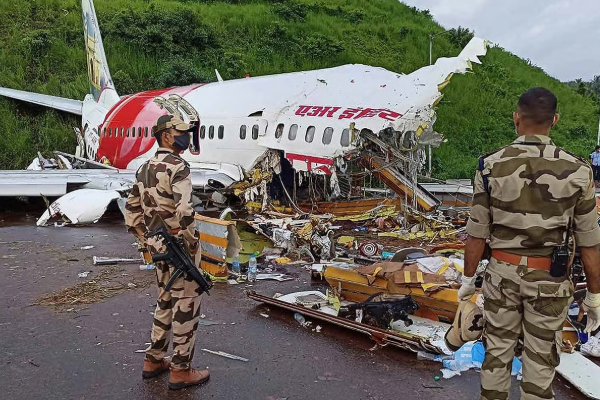 இந்தியாவில் விமான ஓடுபாதையில் உள்ள ஒரே மசூதி - எங்கே தெரியுமா? | India Only Airport With Mosque Near Runway Kolkata