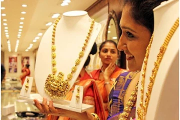 மளமளவென உயர்ந்த தங்கம் விலை - உறைந்து போன பெண்கள்..!