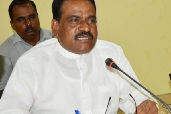 வேட்டையாடிகள் சிக்குகின்றனர் வேட்டைக்காரர்கள் தப்புகின்றனர்: சுட்டிக்காட்டும் சிறீநேசன் எம்.பி. | Srinesan Mp Statement About Srilankan Tamils