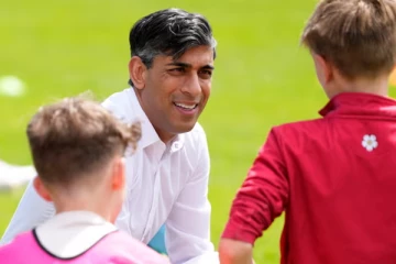 தேர்தலில் தோற்றால் அமெரிக்காவில் குடியேற திட்டம்? பிரித்தானிய பிரதமர் ரிஷி விளக்கம்