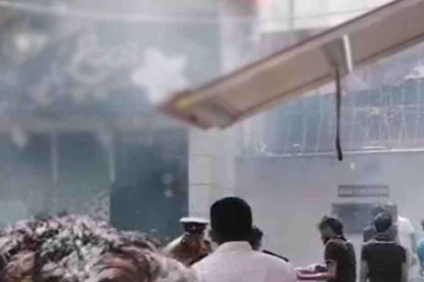 கிரிபத்கொடையில் தீப்பரவல்: சாரதிகளுக்கு பொலிஸாரின் முக்கிய அறிவுறுத்தல் | Fire Accident In Kiripathagodai