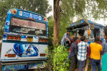 யாழில் இருந்து புறப்பட்ட பேருந்து: மயிரிழையில் உயிர் தப்பிய பயணிகள்(படங்கள்)
