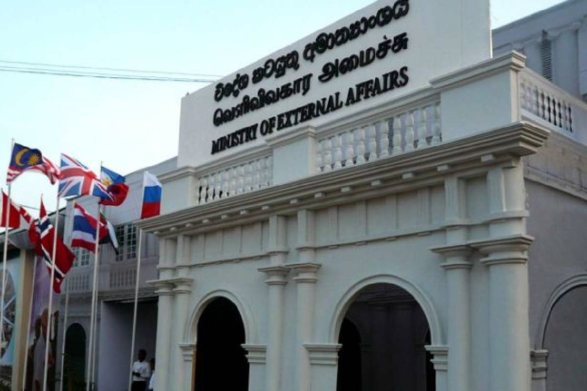 யாழ். உள்ளிட்ட பகுதிகளில் வெளிவிவகார அமைச்சின் முக்கிய சேவைகள் முடக்கம் | Foreign Ministry Consular Division Service Suspend