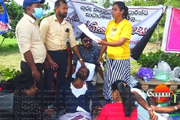 උපවාසයේ සිටින පාසල් සංවර්ධන නිලධාරීන්ට ජනපති සමඟ අද තීරණාත්මක සාකච්ඡාවක්