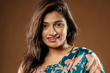 சீரியல் நடிகருடன் ரகசிய காதல்!! ஜோடியாக நிகழ்ச்சிக்கு சென்ற பிக்பாஸ் நடிகை அர்ச்சனா..