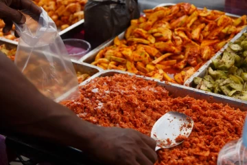 தெருவோர உணவுக் கடைகளுக்கு 14 நாட்கள் கெடுவைத்த அதிகாரிகள்