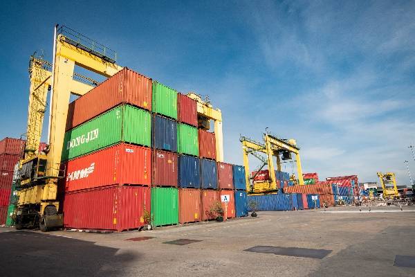 1,500 உப்பு கொள்கலன்கள் மீண்டும் ஏற்றுமதி செய்ய உத்தரவு ; சுங்கம் அதிரடி அறிவிப்பு | 1 500 Containers Of Salt Ordered To Be Re Exported