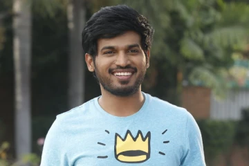 விஜய் டிவி தொகுப்பாளர் ரக்‌ஷனின் தந்தையை பார்த்துள்ளீர்களா.. மிகவும் உருக்கமான ஒரு புகைப்படம்