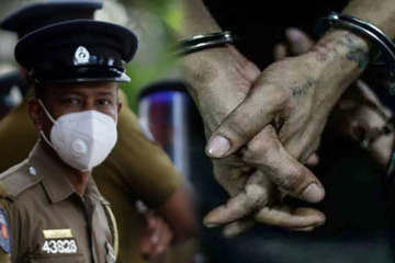 மாலபே சட்டவிரோத மதுபான ஆலை: இந்தியாவில் இருந்து போலி சுவரொட்டிகள்