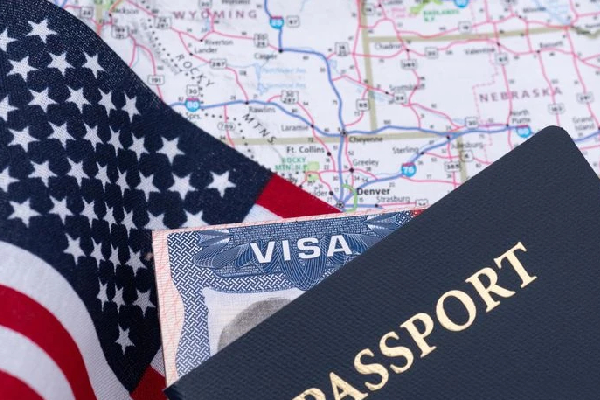 5.5 கோடி விசாக்கள் மீது ட்ரம்ப் அரசு எடுத்த அதிரடி முடிவு | 55 Million Visas Deportation Warning Us